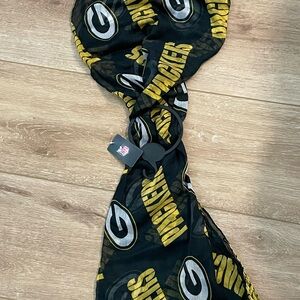 NWT: NFL Sheer Green Bay Packers Infinity Scarf